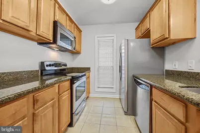 3175 Summit Square Drive #5-E12, Oakton, VA 22124 - Photo 10