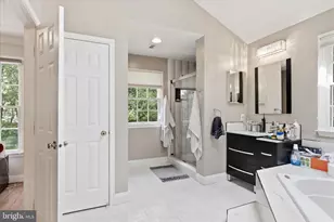 11514 Seneca Woods Ct, Great Falls, VA 22066 - Photo 50