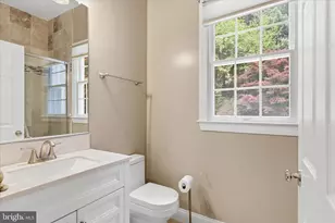 11514 Seneca Woods Ct, Great Falls, VA 22066 - Photo 46
