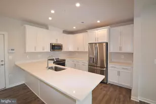 13518 Sayward Blvd, Herndon, VA 20171 - Photo 8