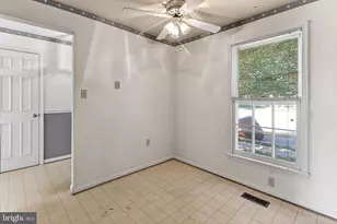 7403 Houndsbury Ct, Alexandria, VA 22315 - Photo 10