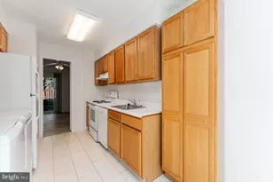 12174 Sanibel Ct, Reston, VA 20191 - Photo 8