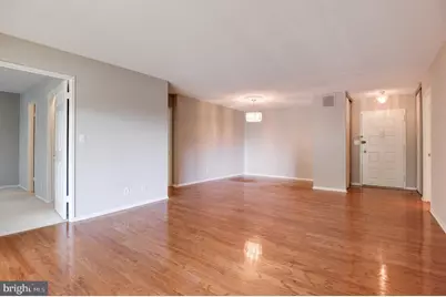 8370 Greensboro Drive #211, McLean, VA 22102 - Photo 6