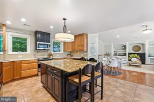 6036 Armstrong Ct, Alexandria, VA 22315 - Photo 8