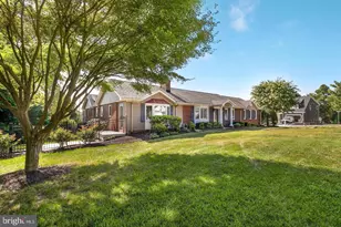 6036 Armstrong Ct, Alexandria, VA 22315 - Photo 2