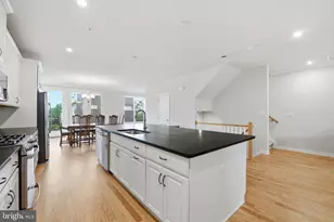 14421 Beckett Glen Cir, Chantilly, VA 20151 - Photo 6