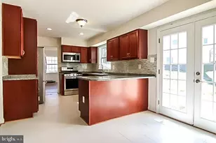 13145 Melville Ln, Fairfax, VA 22033 - Photo 2