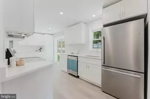 5822 Brookview Dr, Alexandria, VA 22310 - Photo 4
