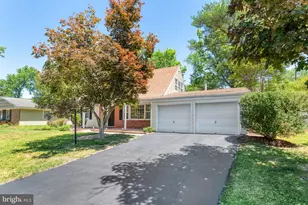 4407 Manor Hall Ln, Fairfax, VA 22033 - Photo 2