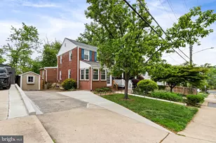 5834 Edgehill Dr, Alexandria, VA 22303 - Photo 4
