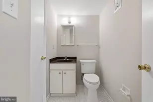 5817 Rexford Dr, Springfield, VA 22152 - Photo 16
