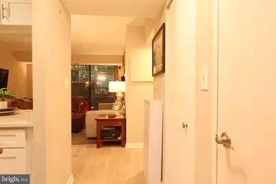 1808 Old Meadow Road #215, McLean, VA 22102 - Photo 4