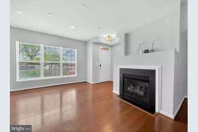 6055 Wicker Lane #127, Centreville, VA 20121 - Photo 4