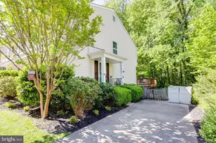 10582 Reed's Landing Cir, Burke, VA 22015 - Photo 36