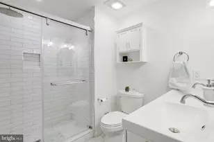 10582 Reed's Landing Cir, Burke, VA 22015 - Photo 20