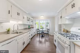 3195 Stonehurst Dr, Fairfax, VA 22031 - Photo 16