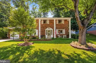 6813 Landor Ln, Springfield, VA 22152 - Photo 2