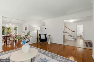 7905 Belleflower Dr, Springfield, VA 22152 - Photo 8