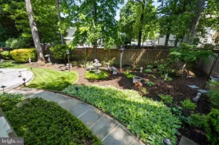 7905 Belleflower Dr, Springfield, VA 22152 - Photo 40