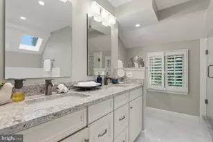 7905 Belleflower Dr, Springfield, VA 22152 - Photo 24
