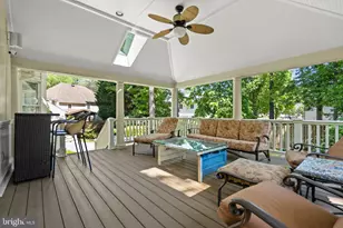 7905 Belleflower Dr, Springfield, VA 22152 - Photo 20