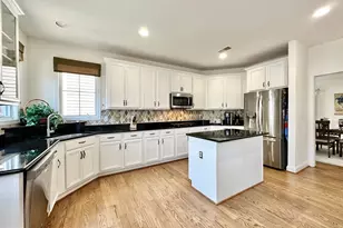 5643 Tower Hill Cir, Alexandria, VA 22315 - Photo 12