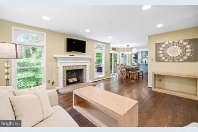 8153 Ships Curve Lane, Springfield, VA 22153 - Photo 4