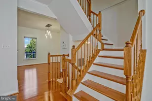 8034 Horseshoe Cottage Cir, Lorton, VA 22079 - Photo 10