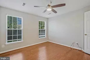 8034 Horseshoe Cottage Cir, Lorton, VA 22079 - Photo 18