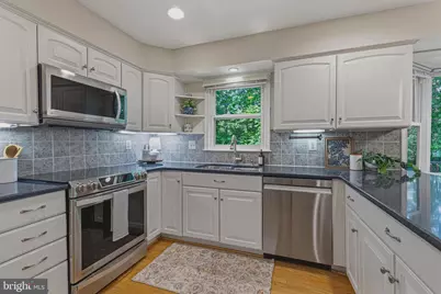 13209 Ashvale Drive, Fairfax, VA 22033 - Photo 14