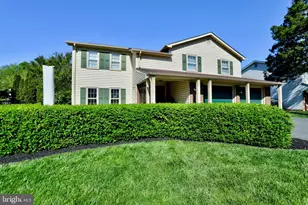 1301 Crosstitch Dr, Herndon, VA 20170 - Photo 2
