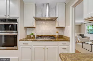 13008 Melville Ln, Fairfax, VA 22033 - Photo 12