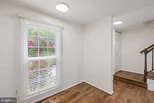 14492 Four Chimney Dr, Centreville, VA 20120 - Photo 4