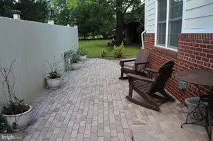 7703 Newcastle Dr, Annandale, VA 22003 - Photo 10