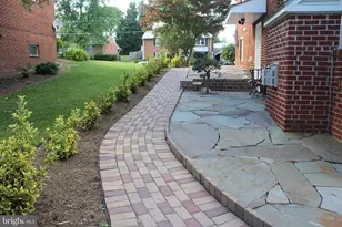 7703 Newcastle Dr, Annandale, VA 22003 - Photo 12