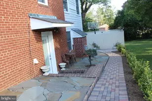7703 Newcastle Dr, Annandale, VA 22003 - Photo 14