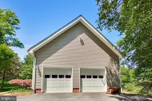 6454 Woodridge Rd, Alexandria, VA 22312 - Photo 38