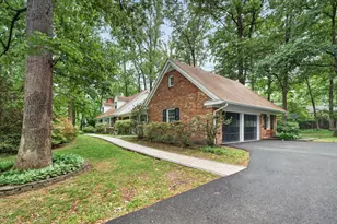 6108 Wyoma Ct, Springfield, VA 22152 - Photo 2