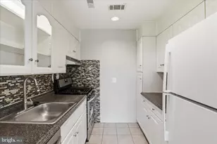 8002 Le Havre Pl, Falls Church, VA 22042 - Photo 10