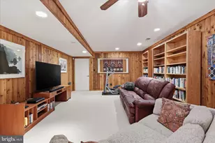 9492 Oak Falls Ct, Great Falls, VA 22066 - Photo 38