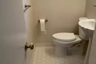 8512 Doyle Dr, Alexandria, VA 22308 - Photo 16