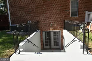 12511 Rochester Dr, Fairfax, VA 22030 - Photo 56