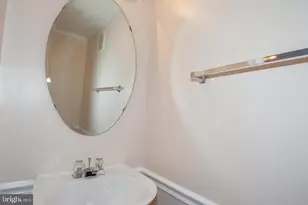 6380 Michael Robert Dr, Springfield, VA 22150 - Photo 10
