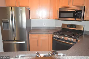 13058 Autumn Woods Way, Fairfax, VA 22033 - Photo 2