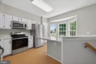 14113 Winding Ridge Ln, Centreville, VA 20121 - Photo 4