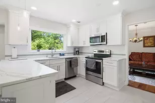 1509 Farsta Ct, Reston, VA 20190 - Photo 4