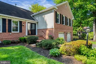 5445 Flint Tavern Pl, Burke, VA 22015 - Photo 4