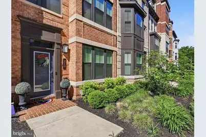 213 Market Square NW #19, Vienna, VA 22180 - Photo 2