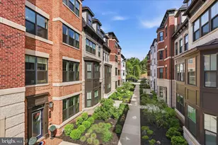 213 Market Square NW, Vienna, VA 22180 - Photo 2