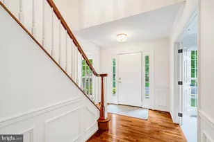 9404 Ravina Ct, Fairfax Station, VA 22039 - Photo 4